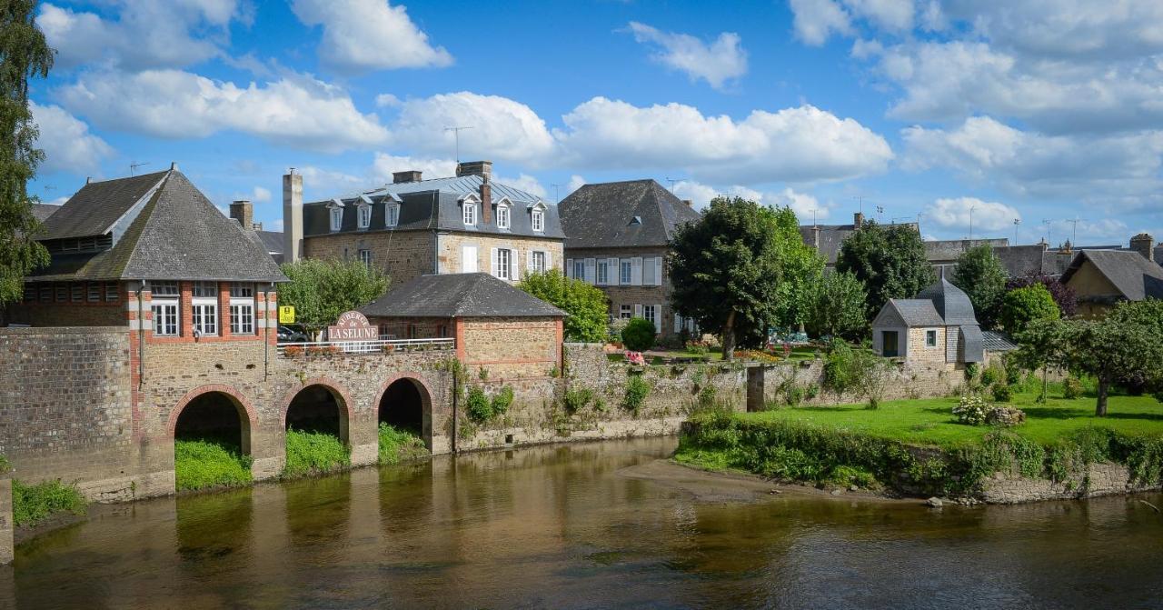 Auberge De La Sélune Ducey-Les Cheris Exterior foto